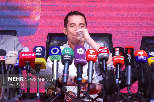 مراسم معارفه و امضای قرارداد اوسمار ویه را سرمربی پرسپولیس 21