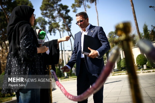 حاشیه جلسه هیئت دولت