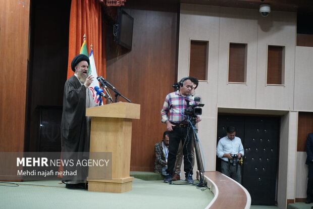 اختتامیه دومین کنگره ملی بزرگداشت مقام علمی و برسی اندیشه های آیت الله عظمی سید کرامت الله ملک حسینی