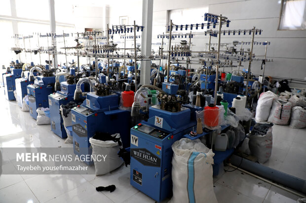 روستای لتگاه همدان؛ قطب تولید جوراب کشور