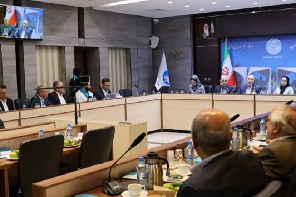 ۱۳ سال خدمت بنیاد دانشگاه تهران به جامعه علمی با کمک ۲۰۰۰ خیّر