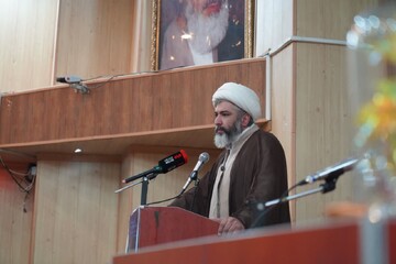 بانوان مومن و انقلابی در تبیین الگوی زن مسلمان ایرانی وارد میدان شوند