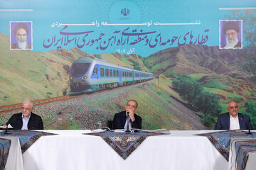 تأکید پزشکیان بر تکمیل خطوط و اتصال ایستگاه‌های قطار حومه‌ای