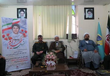 امام جمعه دشتستان: دانش‌آموزان بسیجی افسران پیشگام در جنگ نرم هستند