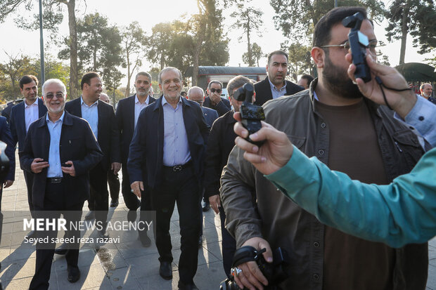 بازدید رئیس جمهور از خطوط راه آهن حومه ای استان تهران