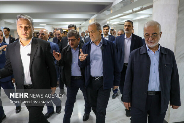 بازدید رئیس جمهور از خطوط راه آهن حومهای استان تهران 11