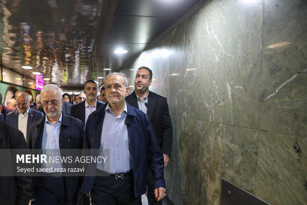 بازدید رئیس جمهور از خطوط راه آهن حومه ای استان تهران