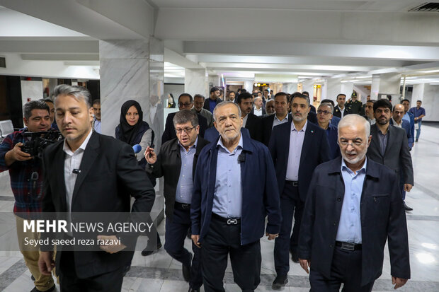 بازدید رئیس جمهور از خطوط راه آهن حومه ای استان تهران