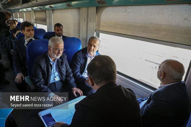 بازدید رئیس جمهور از خطوط راه آهن حومهای استان تهران 19
