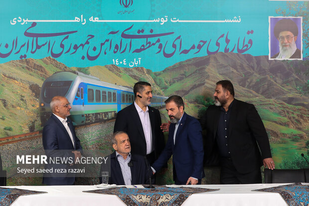 بازدید رئیس جمهور از خطوط راه آهن حومه ای استان تهران