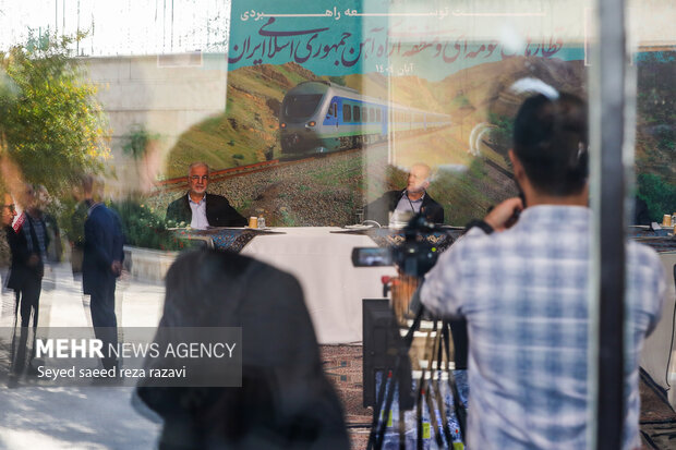 بازدید رئیس جمهور از خطوط راه آهن حومه ای استان تهران