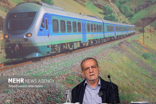 بازدید رئیس جمهور از خطوط راه آهن حومهای استان تهران 36