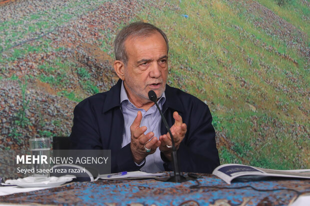 بازدید رئیس جمهور از خطوط راه آهن حومه ای استان تهران