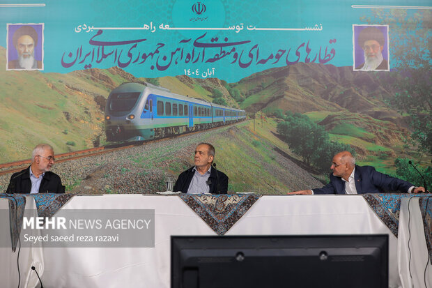 بازدید رئیس جمهور از خطوط راه آهن حومه ای استان تهران