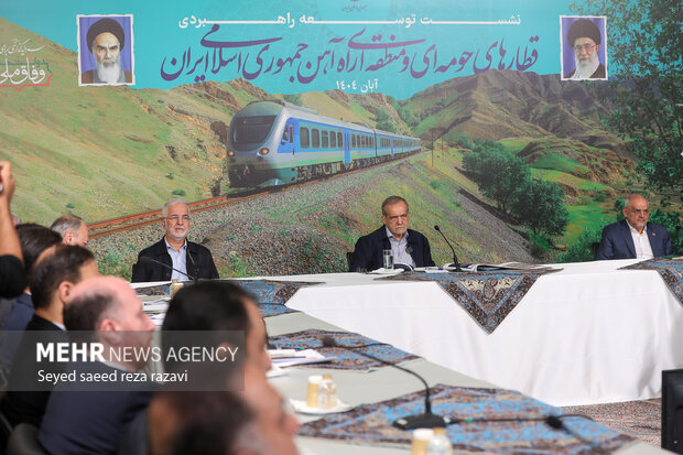 بازدید رئیس جمهور از خطوط راه آهن حومه ای استان تهران