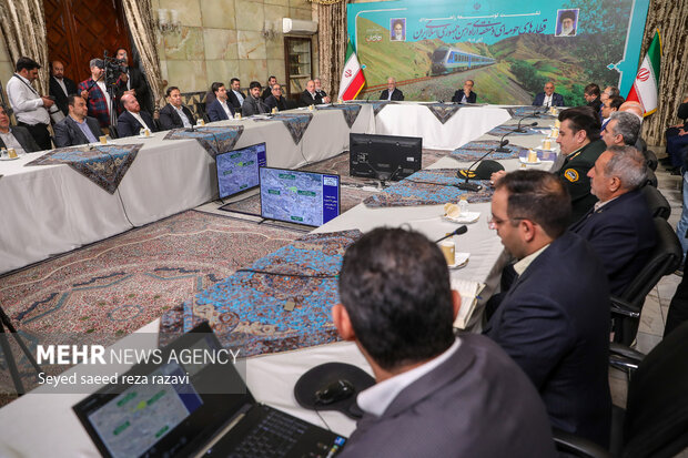 بازدید رئیس جمهور از خطوط راه آهن حومه ای استان تهران