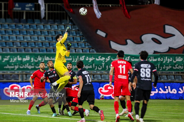 لیگ برتر فوتبال - تراکتور و پرسپولیس 13