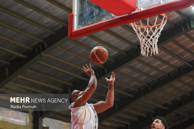 توقف تیم بسکتبال مهگل البرز مقابل شهرداری گرگان