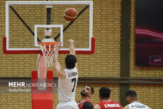توقف تیم بسکتبال مهگل البرز مقابل شهرداری گرگان