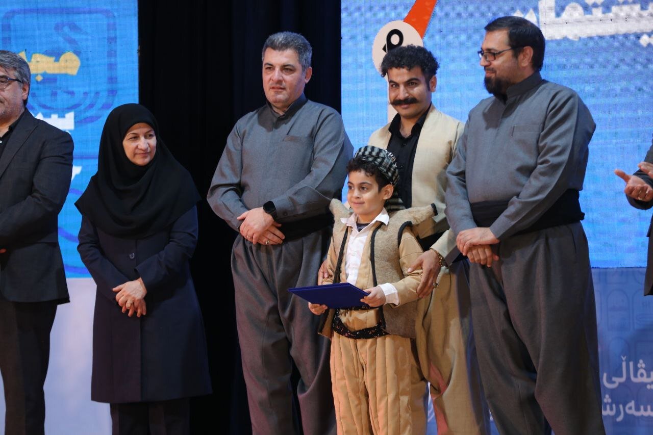 نمايش،داوران،هيأت،برگزيده،رأي،سنندج،كارگرداني،حنان،مريوان،تئ ...