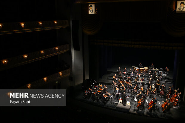 کنسرت «آن لحظه‌ها»