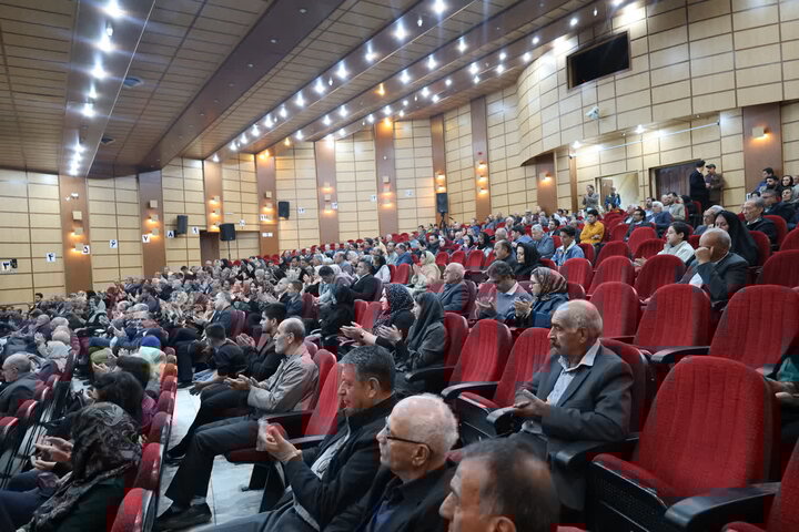 ایرج افشار در عشق به ایران یک استثنا بود