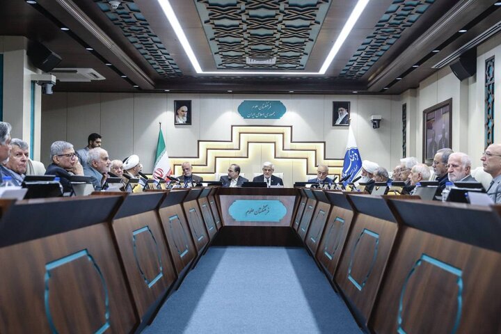 عارف: ایران می تواند جزو ده کشور جهان در حوزه هوش مصنوعی باشد