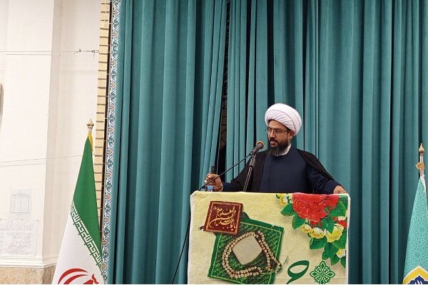 امام جمعه نیمروز:مقاومت ملت ایران سلطه گری آمریکا را به چالش کشیده است امام جمعه نیمروز:مقاومت ملت ایران سلطه گری آمریکا را به چالش کشیده است