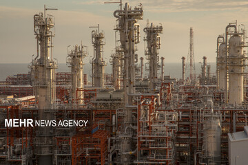 تحریم‌ها به فرصت تبدیل شد؛ تولید نیمی از بنزین کشور توسط قرارگاه خاتم