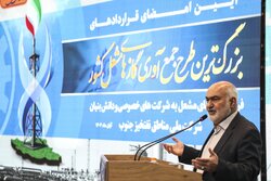 استاندار خوزستان: آلودگی هوا عامل مهاجرت در استان است