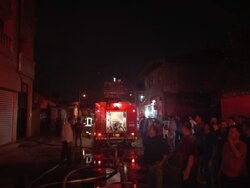 مومنی: آتش‌سوزی مهیب کارگاه چوب در جاده جیرده رشت مهار شد