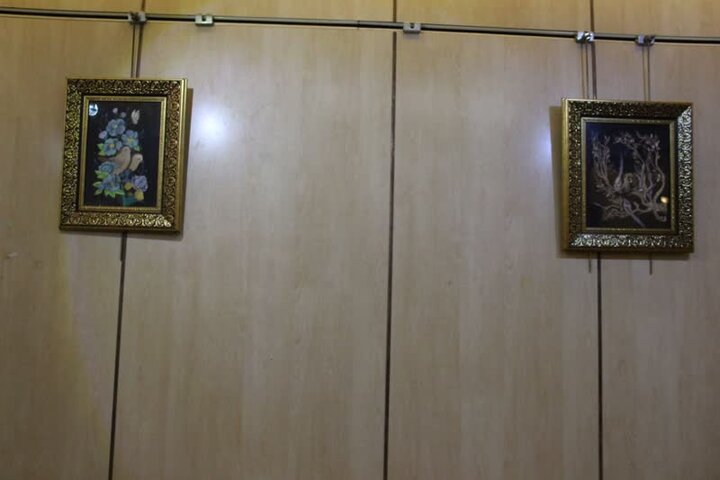 نمایشگاه نگارگری بافتههای «ابریشم خیال» در خرمآباد افتتاح شد