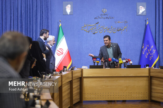 نشست خبری معاون علمی رئیس جمهور