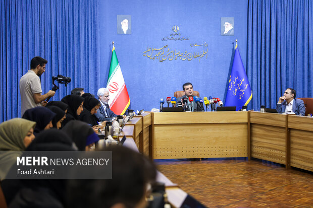 نشست خبری معاون علمی رئیس جمهور