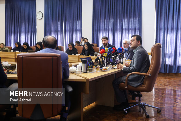 نشست خبری معاون علمی رئیس جمهور