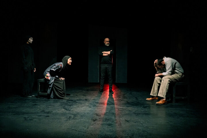 روایتی سوررئالیستی از سوگ و سکوت؛ اینجا همه عزادارند