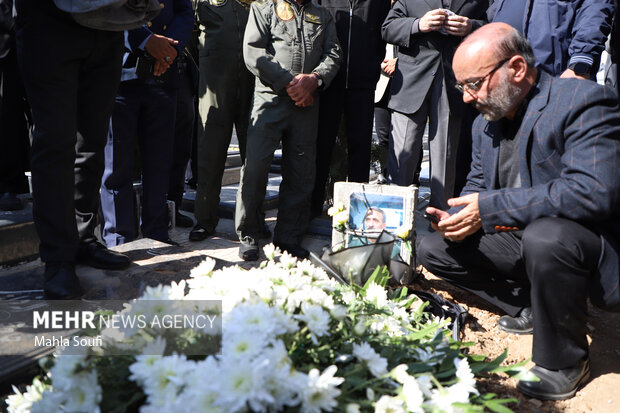 آیین تشییع جانباز سرافراز سرتیپ دوم خلبان محمد طیبی در اراک