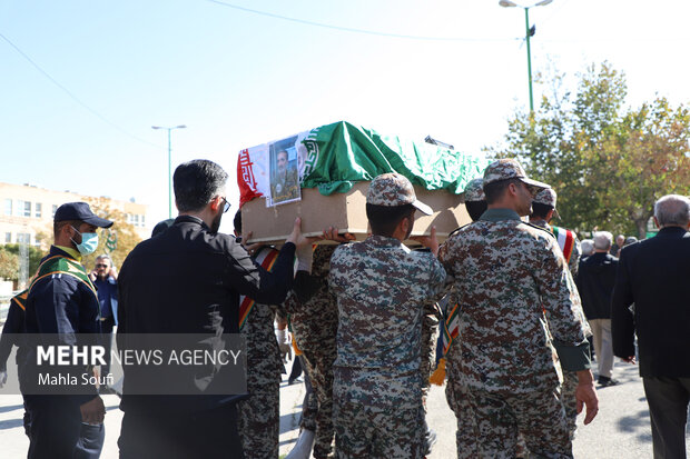 آیین تشییع جانباز سرافراز سرتیپ دوم خلبان محمد طیبی در اراک