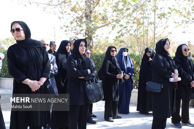 آیین تشییع جانباز سرافراز سرتیپ دوم خلبان محمد طیبی در اراک