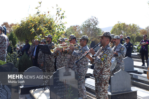 آیین تشییع جانباز سرافراز سرتیپ دوم خلبان محمد طیبی در اراک