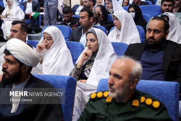 مراسم آئین وصال جشن ازدواج ۲۱۵ سرباز ولایت در سنندج