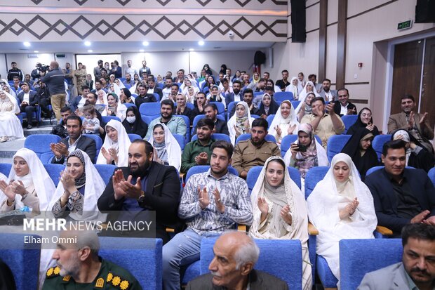 مراسم آئین وصال جشن ازدواج ۲۱۵ سرباز ولایت در سنندج