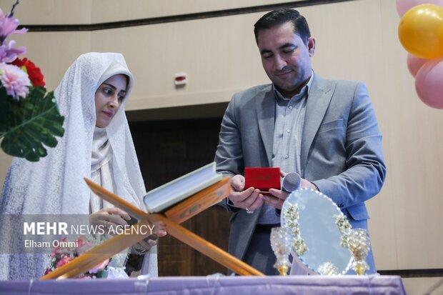 مراسم آئین وصال جشن ازدواج ۲۱۵ سرباز ولایت در سنندج