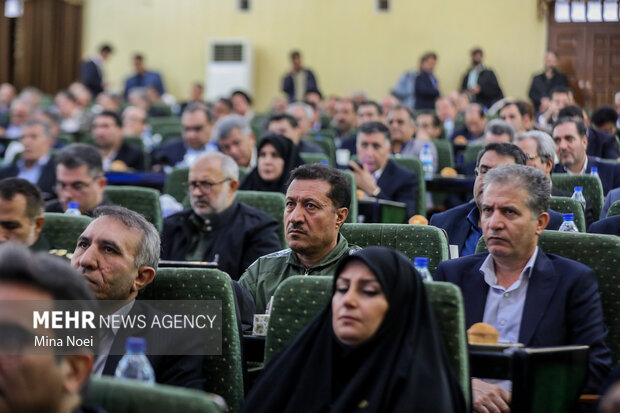 جلسه شورای اداری استان آذربایجان شرقی با حضور وزیر ارتباطات 11