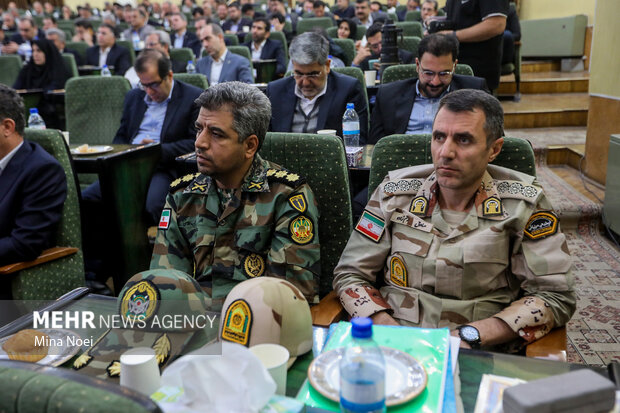 جلسه شورای اداری استان آذربایجان شرقی با حضور وزیر ارتباطات 14