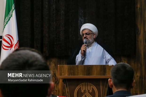 نشست هم اندیشی نوجوانان نخبه و فعال فرهنگی فارس