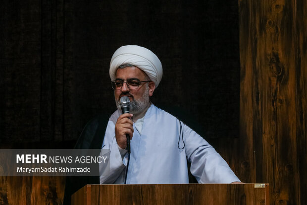 نشست هم اندیشی نوجوانان نخبه و فعال فرهنگی فارس