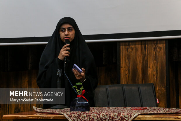 نشست هم اندیشی نوجوانان نخبه و فعال فرهنگی فارس