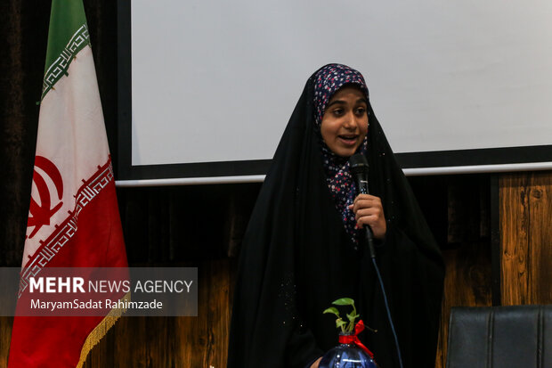 نشست هم اندیشی نوجوانان نخبه و فعال فرهنگی فارس