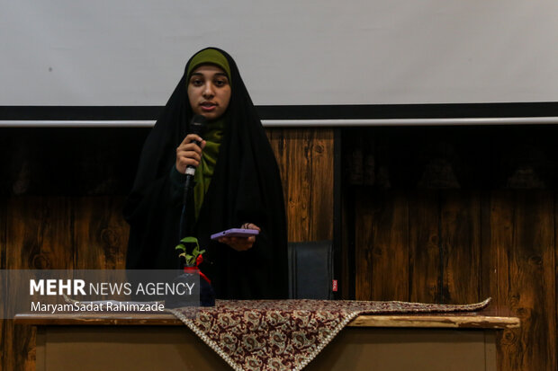 نشست هم اندیشی نوجوانان نخبه و فعال فرهنگی فارس